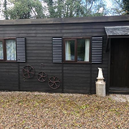 The Cabin At Hillhead Farm St Columb Major Exterior photo