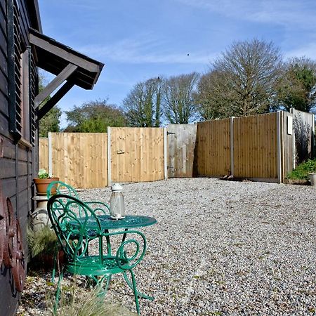 The Cabin At Hillhead Farm St Columb Major Exterior photo